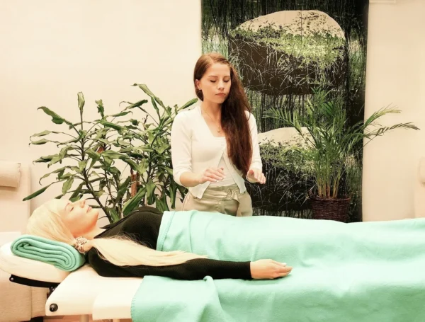 Intuitiivinen energiahoito (45 min) - MindSpace Wellness
