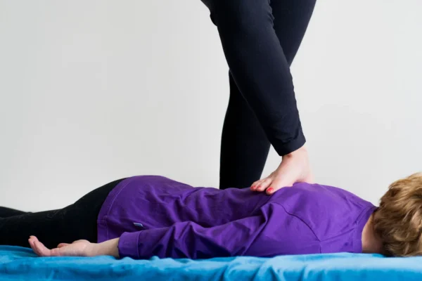 Ayurvedinen paineluhieronta (45min) – Shakta Turku